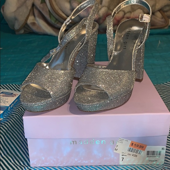 ✨NEW MADDEN GIRL HEELS✨ - Picture 2 of 10